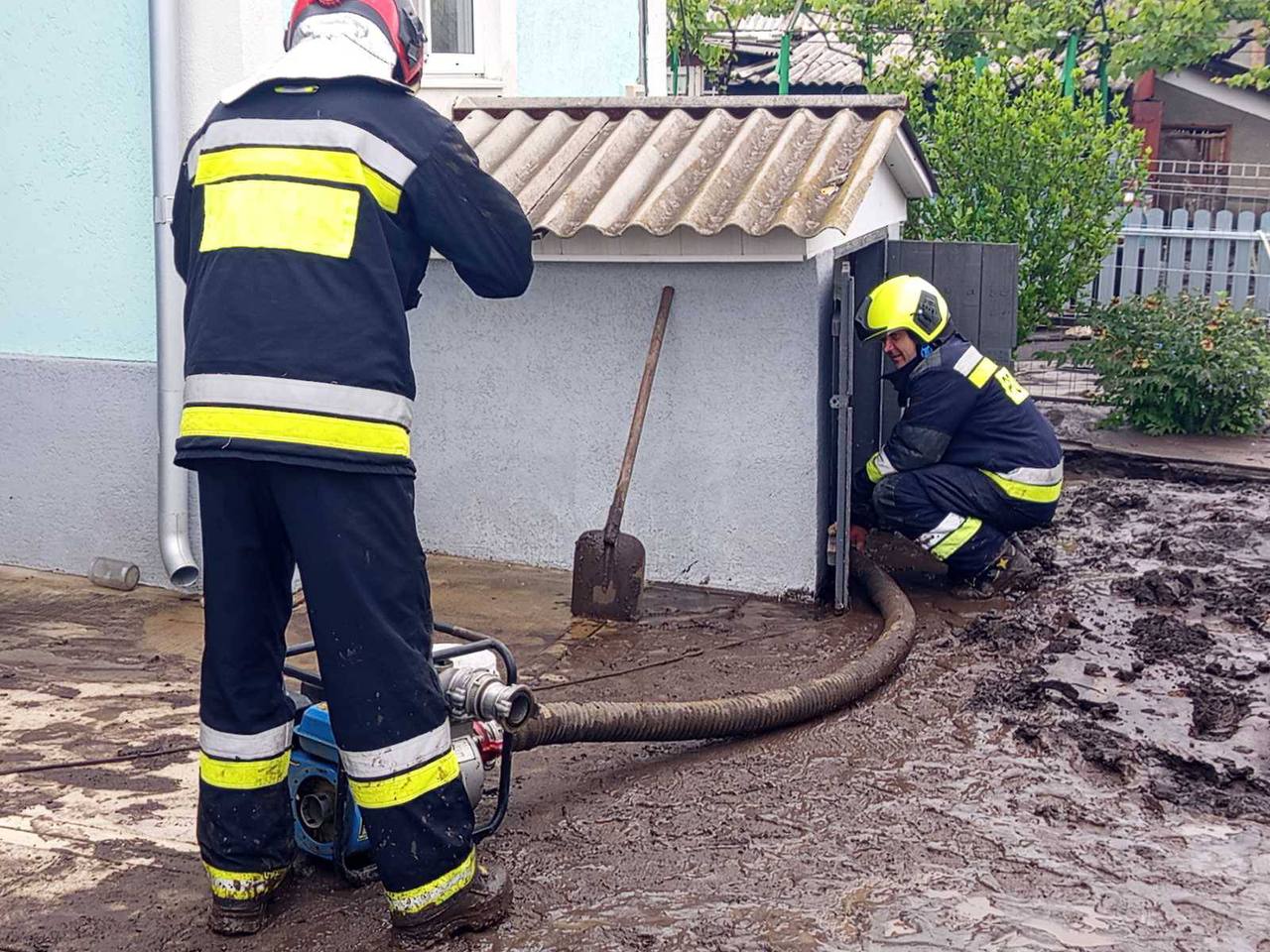 Ultimele 24 de ore au fost foarte complicate pentru țara noastră. Ploile torențiale au afectat grav zeci de localități, în special în raioanele Călărași și Ungheni. Au fost distruse drumuri, blocate t…