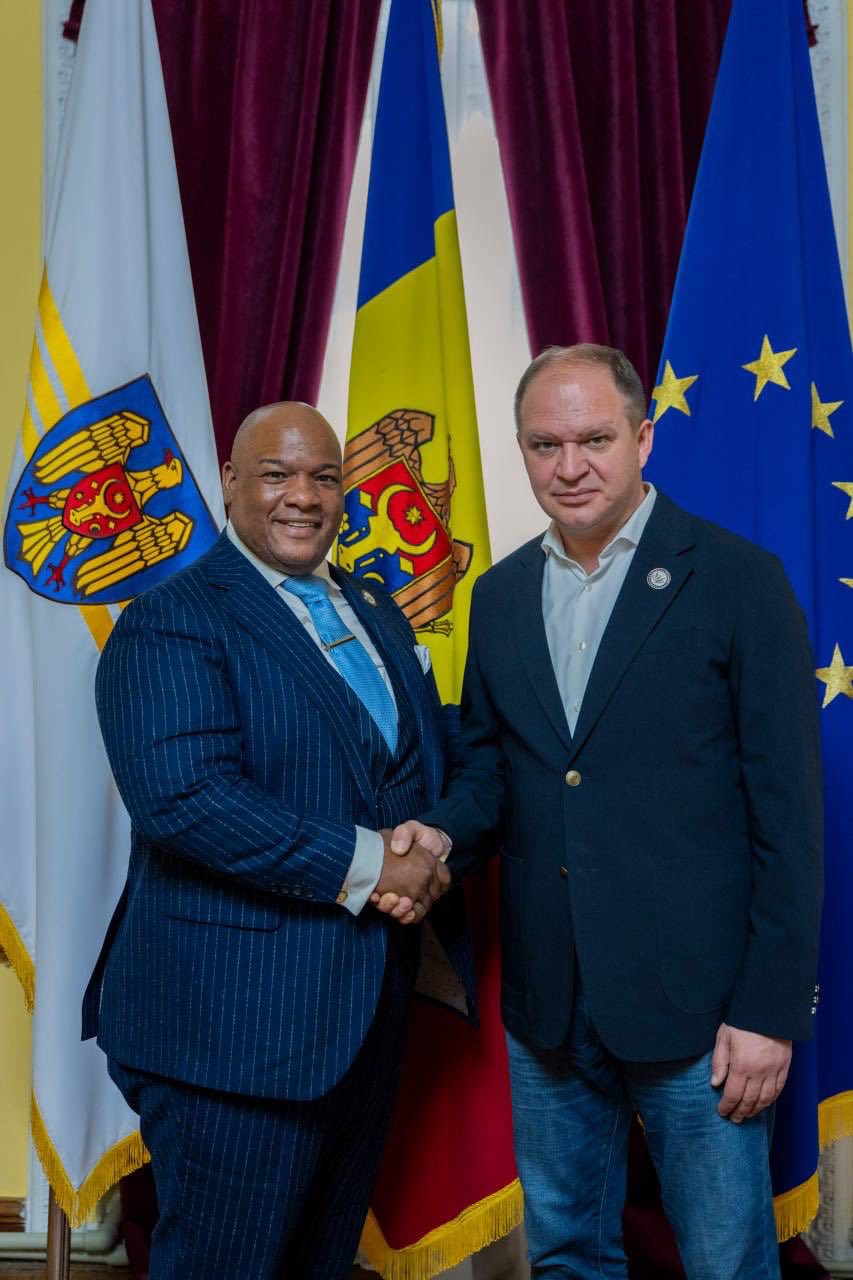 Am avut o întrevedere cu Mark Burns, politician republican și lider religios din Statele Unite ale Americii.

Discuțiile s-au axat pe dezvoltarea municipiului Chișinău, proiectele aflate în implementa…