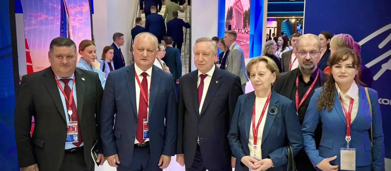 На площадке ПМЭФ-2026 провели встречу с губернатором Санкт-Петербурга Александром Бегловым. 

Обсудили ряд важных тем, уделив особое внимание вопросам поддержки молдавской диаспоры, проживающей в Санк…