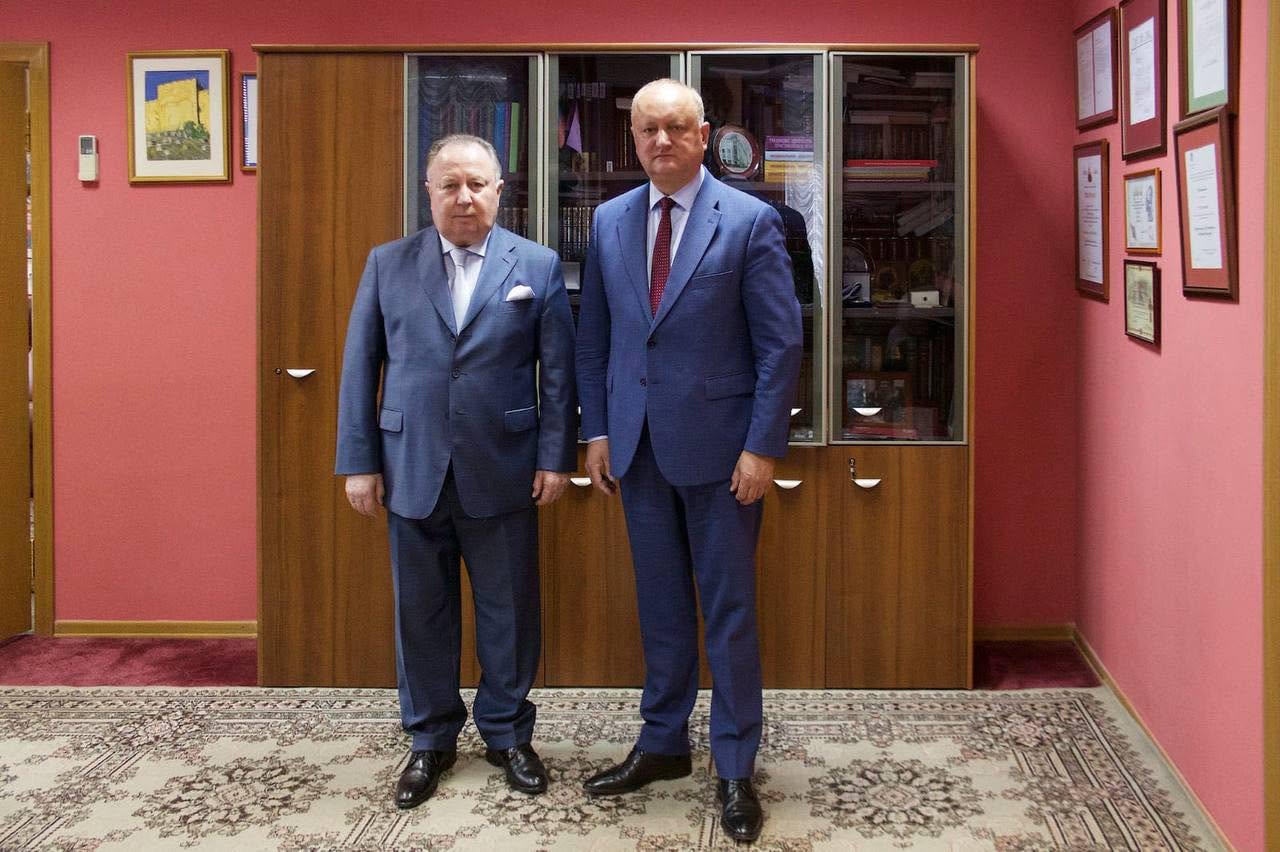Встретился с Президентом Международного общественного фонда единства православных народов Валерием Алексеевым.

Обсудили вопросы сохранения духовных и культурных традиций, а также роль православия в у…