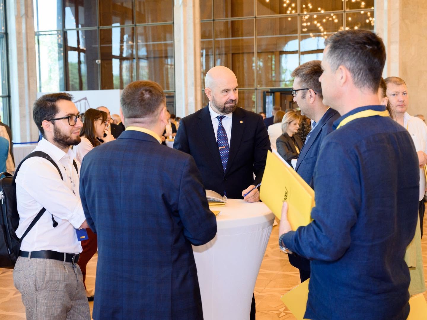 Am plecat de la Congresul partidului cu o convingere puternică. Moldova se aseamănă cu o funie împletită din mii de fire. Fiecare om, fiecare comunitate, fiecare generație adaugă un fir. Separat sunte…