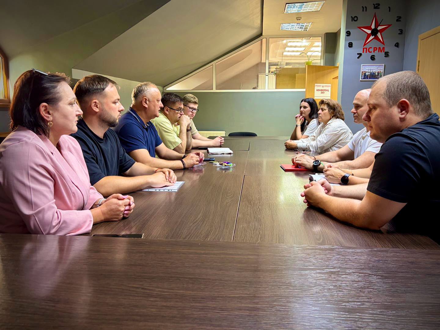 Vizita de lucru în nordul țării s-a încheiat la Bălți. Împreună cu Pavel Voicu, deputatul PSRM responsabil de municipiul Bălți, m-am întâlnit cu activul de partid și consilierii municipali ai PSRM din…