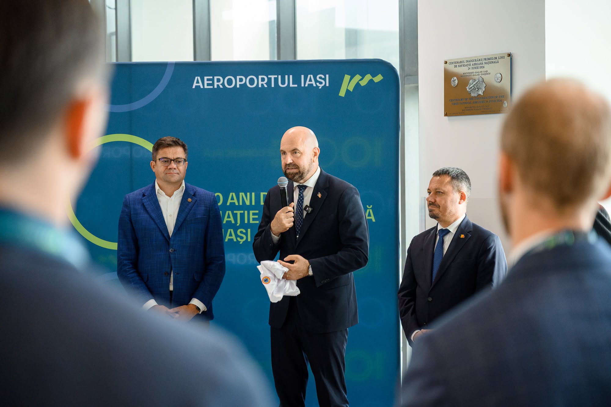 La Aeroportul din Iași, marcând Centenarul Aviației Civile prin inaugurarea plăcuței comemorative similare celei de la Chișinău.
100 de ani de la primul zbor, dorindu-ne tuturor secole de pace și cer…