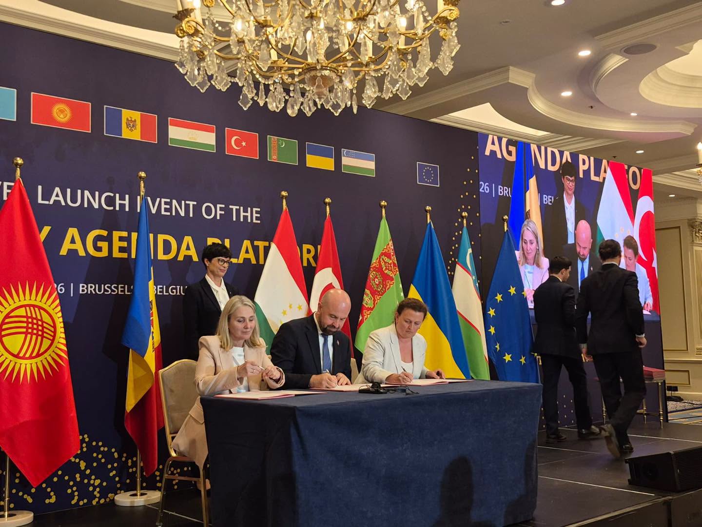 La Bruxelles am făcut un nou pas pentru conectarea Republicii Moldova la infrastructura europeană de transport.

Împreună cu partenerii europeni am lansat etapa de pregătire a studiului de fezabilitat…