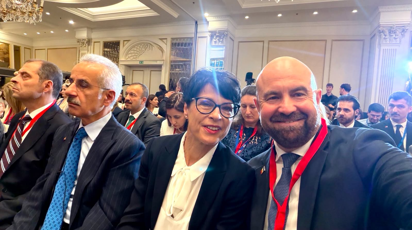 Alături de unul dintre prietenii bunii ai Republicii Moldova, doamna Marta Kos, la evenimentul de lansare la nivel înalt a Platformei Agendei de Conectivitate de la Bruxelles.