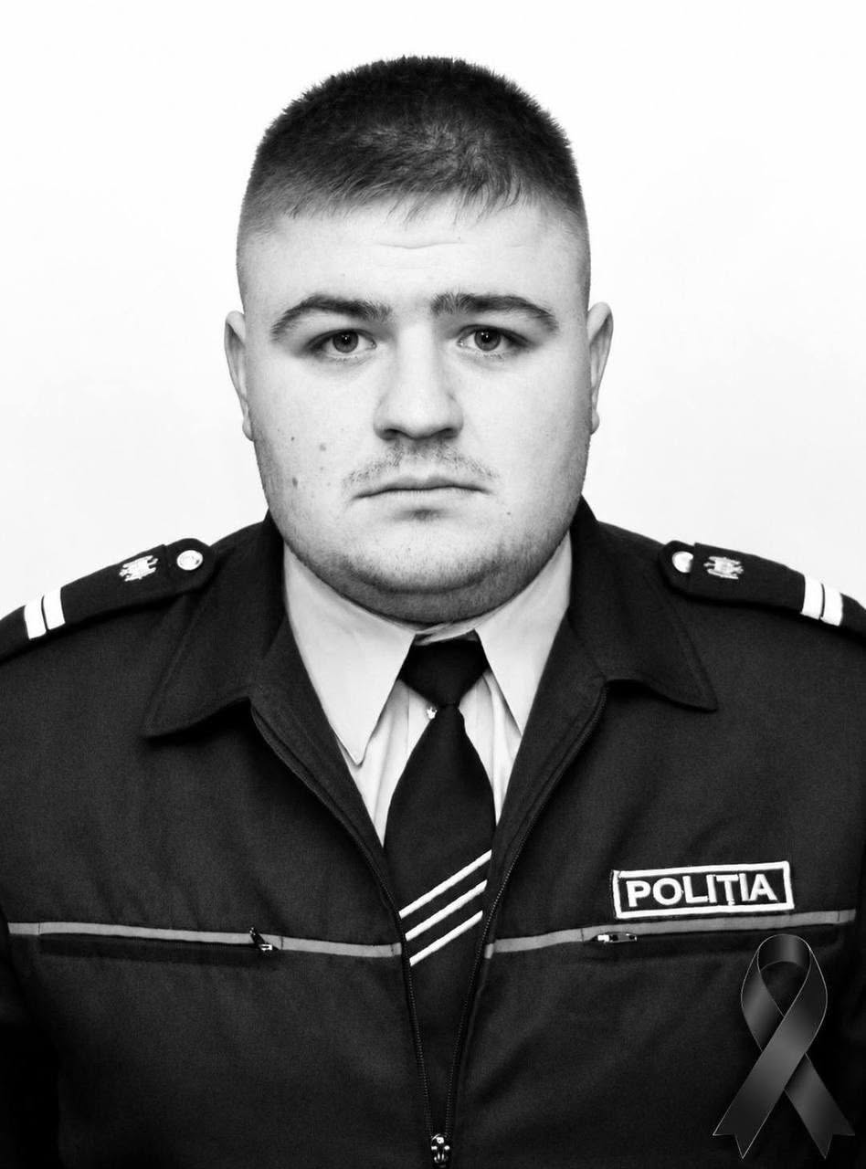 Condoleanțe și multă putere familiilor polițiștilor care au decedat astăzi, fiind la datorie.
Chiriac Mihail 29 de ani, Dragan Nicolae, 25 de ani.
O tragedie fără margini, care a zguduit societatea.
A…