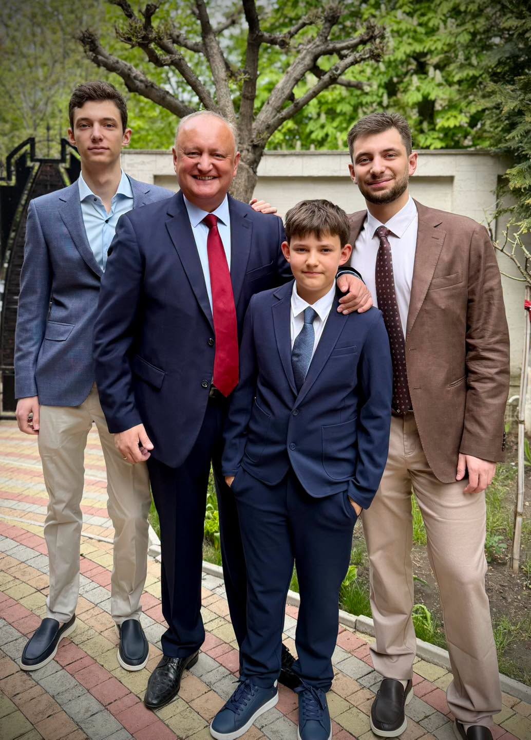 Astăzi, în Republica Moldova, este marcată Ziua Națională a Taților.

Să fii alături de copiii tăi, să-i sprijini și să-i îndrumi în viață este una dintre cele mai mari bucurii, dar și una dintre cele…