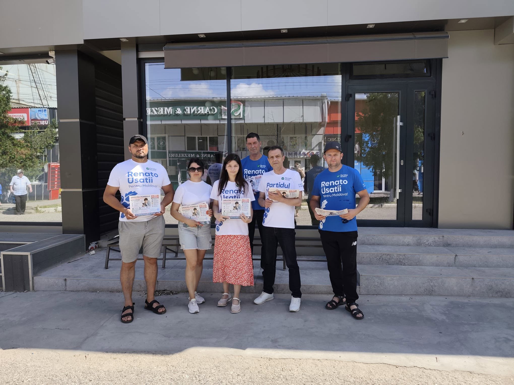 Canicula nu ne oprește! Continuăm să mergem din localitate în localitate, pentru că dialogul direct cu oamenii rămâne cea mai eficientă armă împotriva escrocheriilor telefonice și online. Nu ne limit…