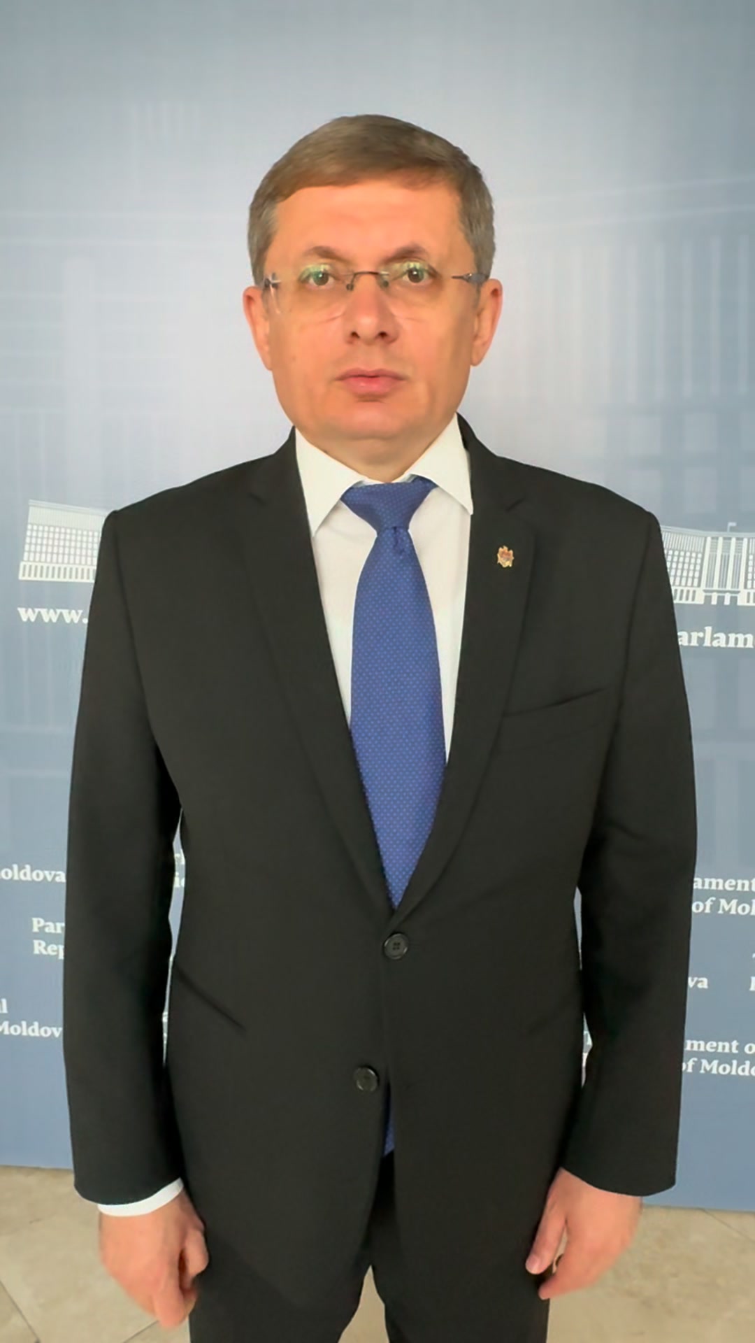Acum c\u00e2teva clipe s-a \u00eencheiat \u0219edin\u021ba frac\u021biunii PAS cu premierul desemnat, Vasile Tofan. A fost o discu\u021bie bun\u0103, \u00een care domnul Tofan ne-a prezentat concluzii…