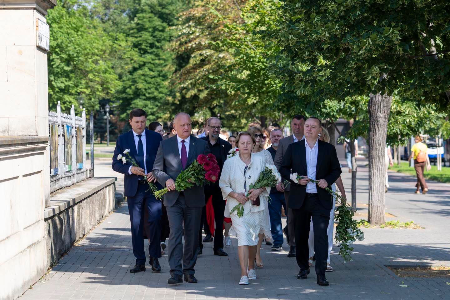 Astăzi cinstim memoria lui Ștefan cel Mare – domnitorul care și-a dedicat viața apărării pământului nostru și consolidării statalității moldovenești.

Curajul, înțelepciunea și devotamentul său față d…