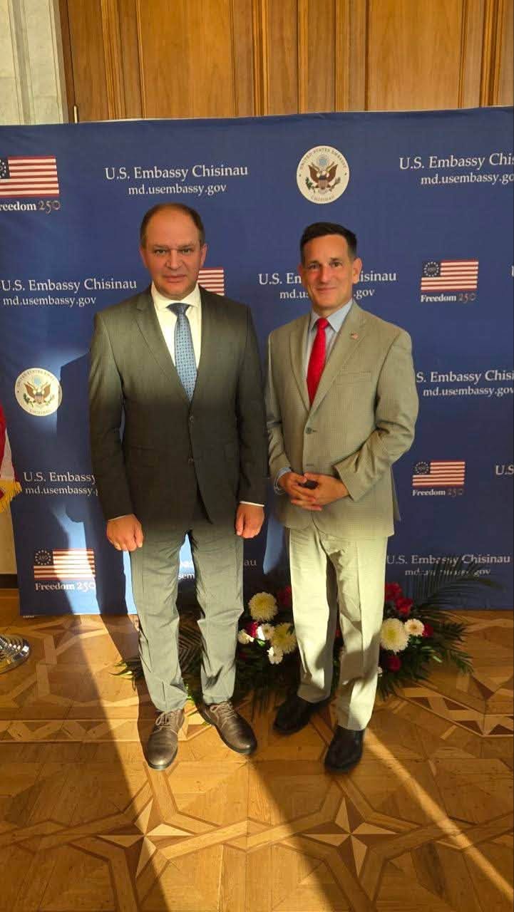 La mulți ani, Statelor Unite ale Americii, la cei 250 de ani de independență.
Timp de două zile, la Chișinău, pe Arcul de Triumf și pe clădirea Primăriei va fi proiectat steagul SUA.
Am transmis fel…