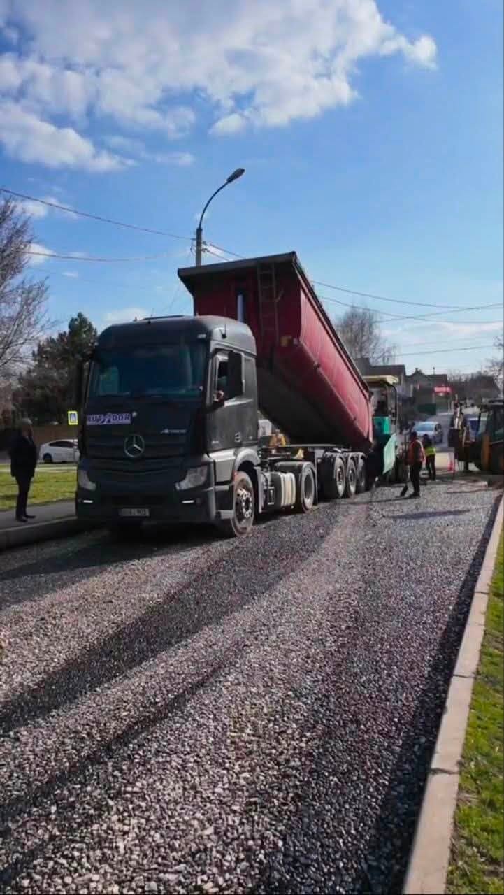 Continuă reabilitarea stradelei Călărași din sectorul Buiucani.

După finalizarea primei etape, în care a fost reabilitat tronsonul dintre str. Nicolae H. Costin și str. Milano, intrăm în etapa a doua…