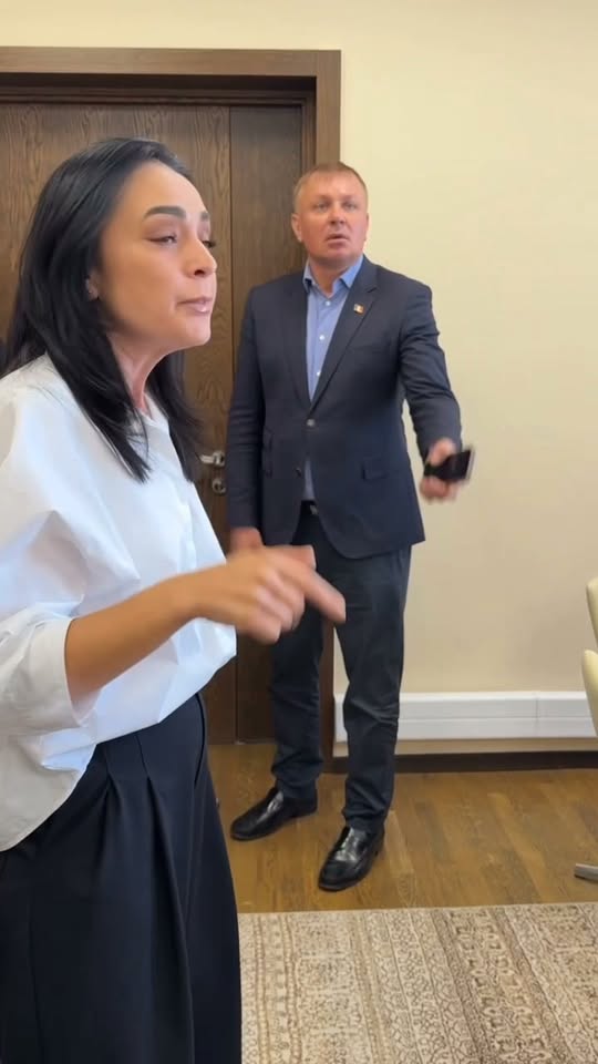 PAS continuă să conducă țara în stilul care l-a consacrat: fără transparență și fără respect pentru cetățeni.

Astăzi am aflat, pe coridoarele Parlamentului, că mai mulți deputați PAS, în frunte cu de…