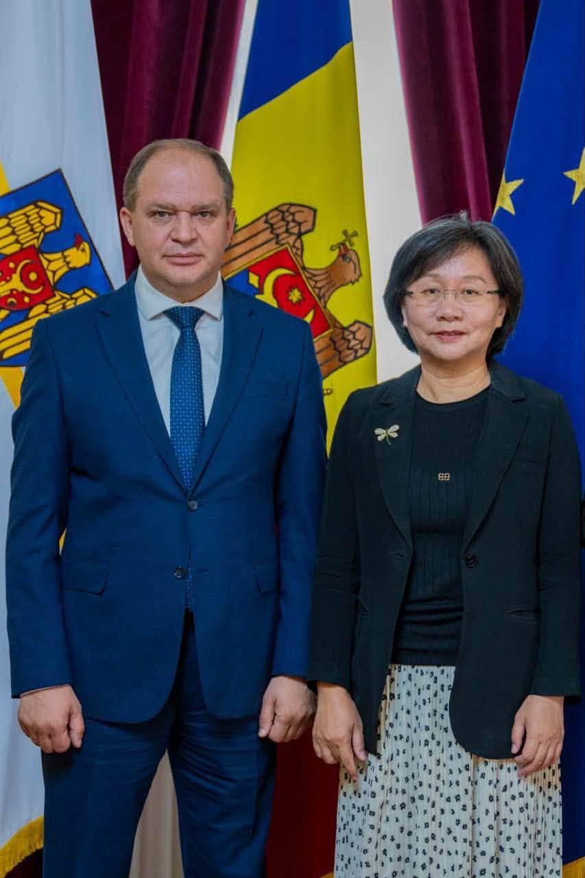 Am avut o întrevedere cu Ambasadoarea Republicii Populare Chineze în Republica Moldova, E.S. Dong Zhihua.
Am discutat despre relațiile de cooperare dintre municipiul Chișinău și partenerii din China, …