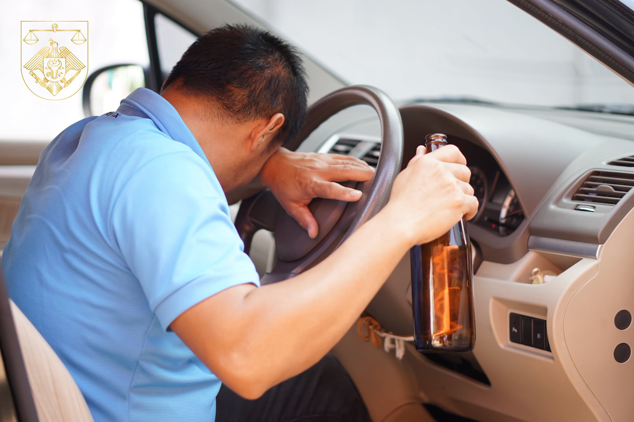 A urcat la volan în stare de ebrietate, iar la somarea polițiștilor să oprească, a ignorat semnalele și a pus în pericol siguranța traficului rutier. Inculpatul – condamnat la închisoare

Detalii în p…