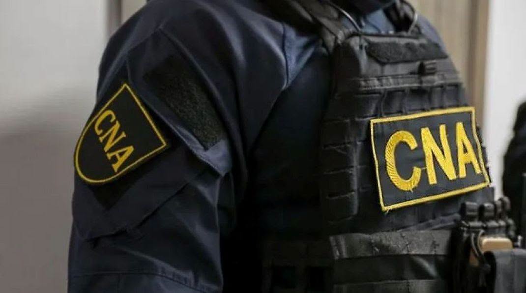Un bărbat din Chișinău, investigat de CNA și PA pentru trafic de influență. Ar fi promis unui șofer să-l scape de un dosar penal pornit pentru conducere în stare de ebrietate, în schimbul a 6 000 de e…
