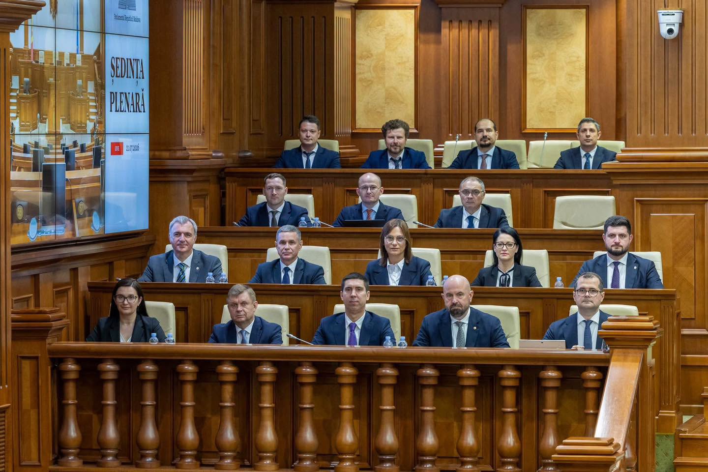 Astăzi începe o nouă etapă de lucru. Nu un nou început, ci continuarea unui angajament pe care ni l-au încredințat cetățenii. Îmi continui munca la Ministerul Infrastructurii și Dezvoltării Regionale …