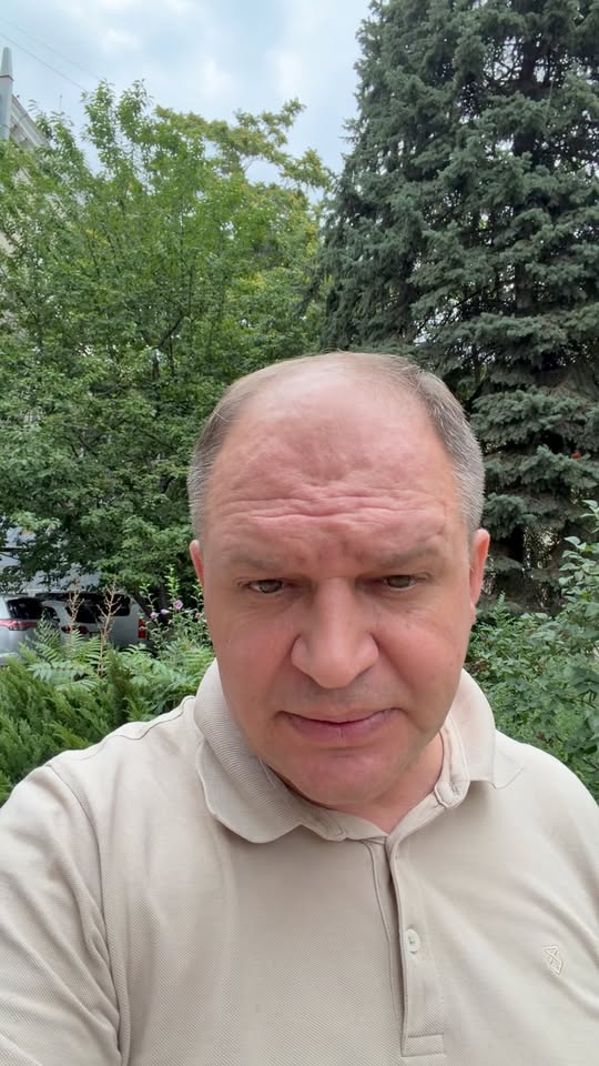 De ce m-am adresat anume președintelui Ucrainei pentru a se implica?

Pentru că președintele Republicii Moldova ascunde capul în nisip, ca struțul, și spune că nu știe nimic ori de câte ori cetățenii …