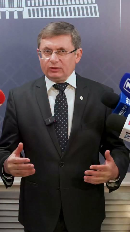 Tariful la gaz are două componente. Prețul de achiziție, pe care Republica Moldova nu îl dictează, deoarece importăm integral gazele și depindem de prețurile de pe piețele internaționale. De asemenea,…