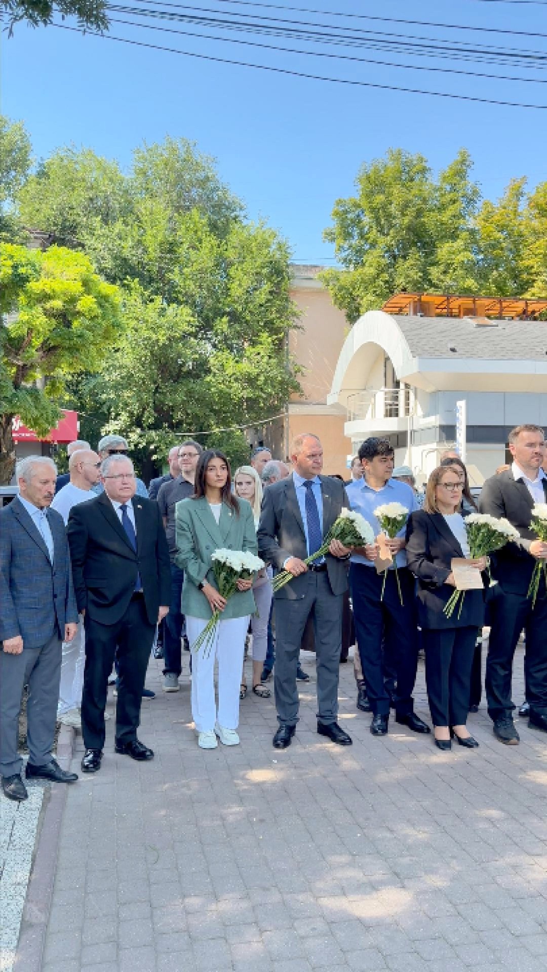 Ast\u0103zi am participat la ceremonia de comemorare a 85 de ani de la crearea Ghetoului din Chi\u0219in\u0103u \u2013 un moment de profund\u0103 reflec\u021bie \u0219i reculegere \u00een memoria vict…