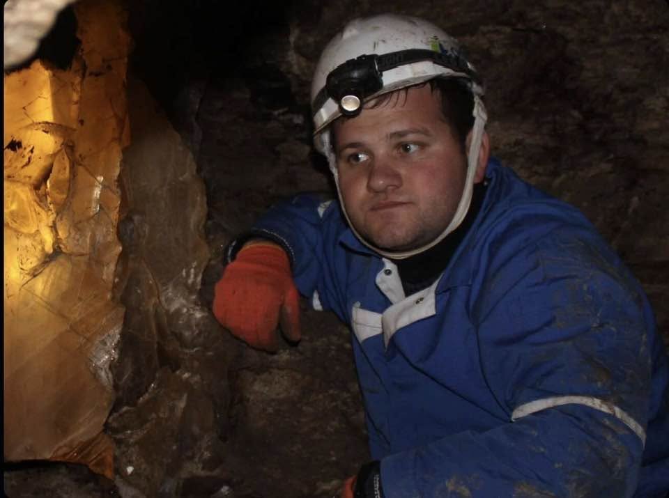 Valerică Munteanu, România doboară a treia dronă rusească și voi, cei de la AUR vă faceți că plouă? Nicio reacție, nimic? Nici măcar o exprimare a îngrijorării, nicio chemare la pace? Sau nu vă dă voi…