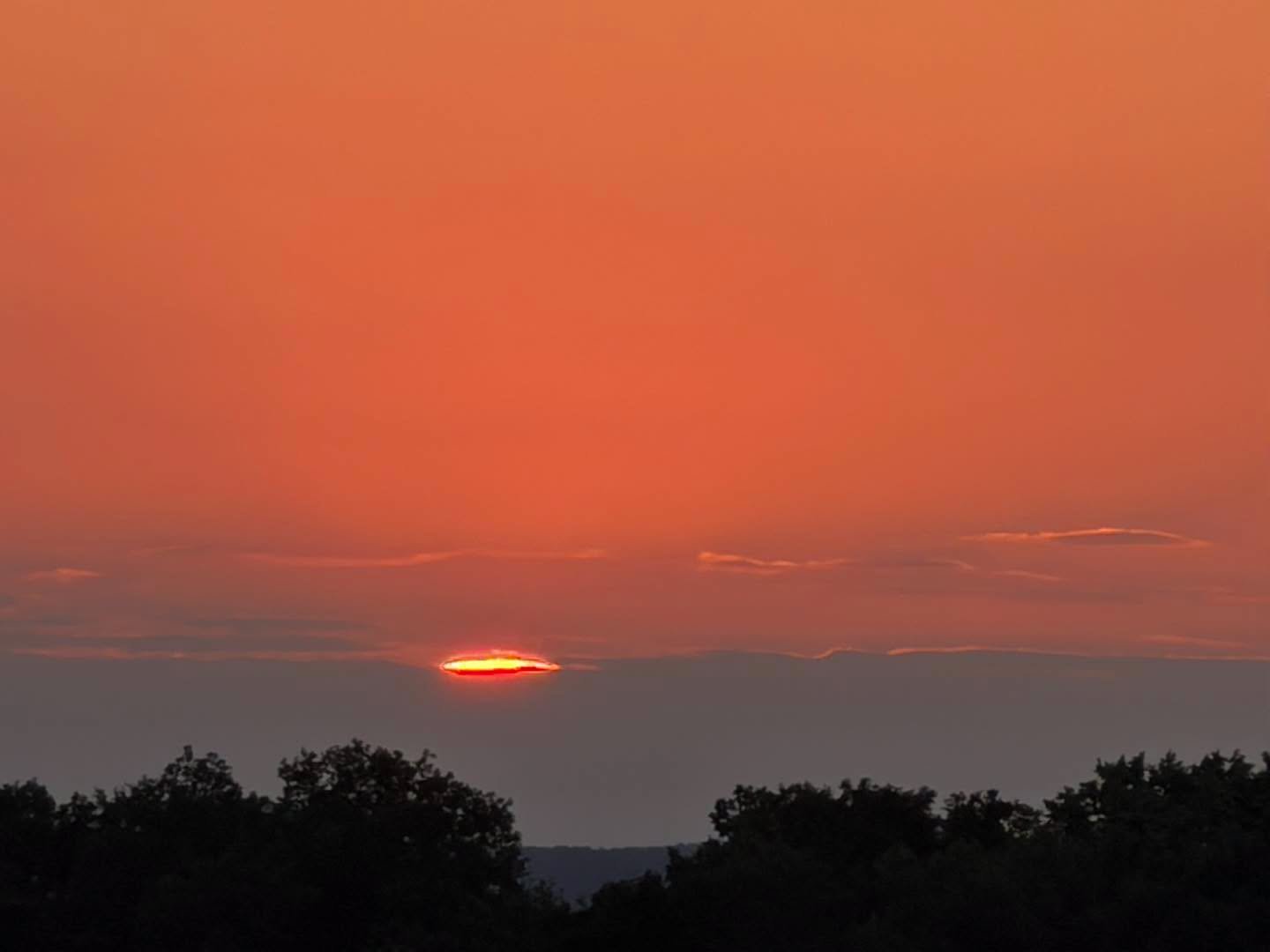 Împreună cu familia am urmărit eclipsa de Soare din locurile natale, la Călărași.
Un spectacol impresionant al naturii și un moment deosebit, trăit alături de cei dragi. Astfel de clipe rămân în suf…