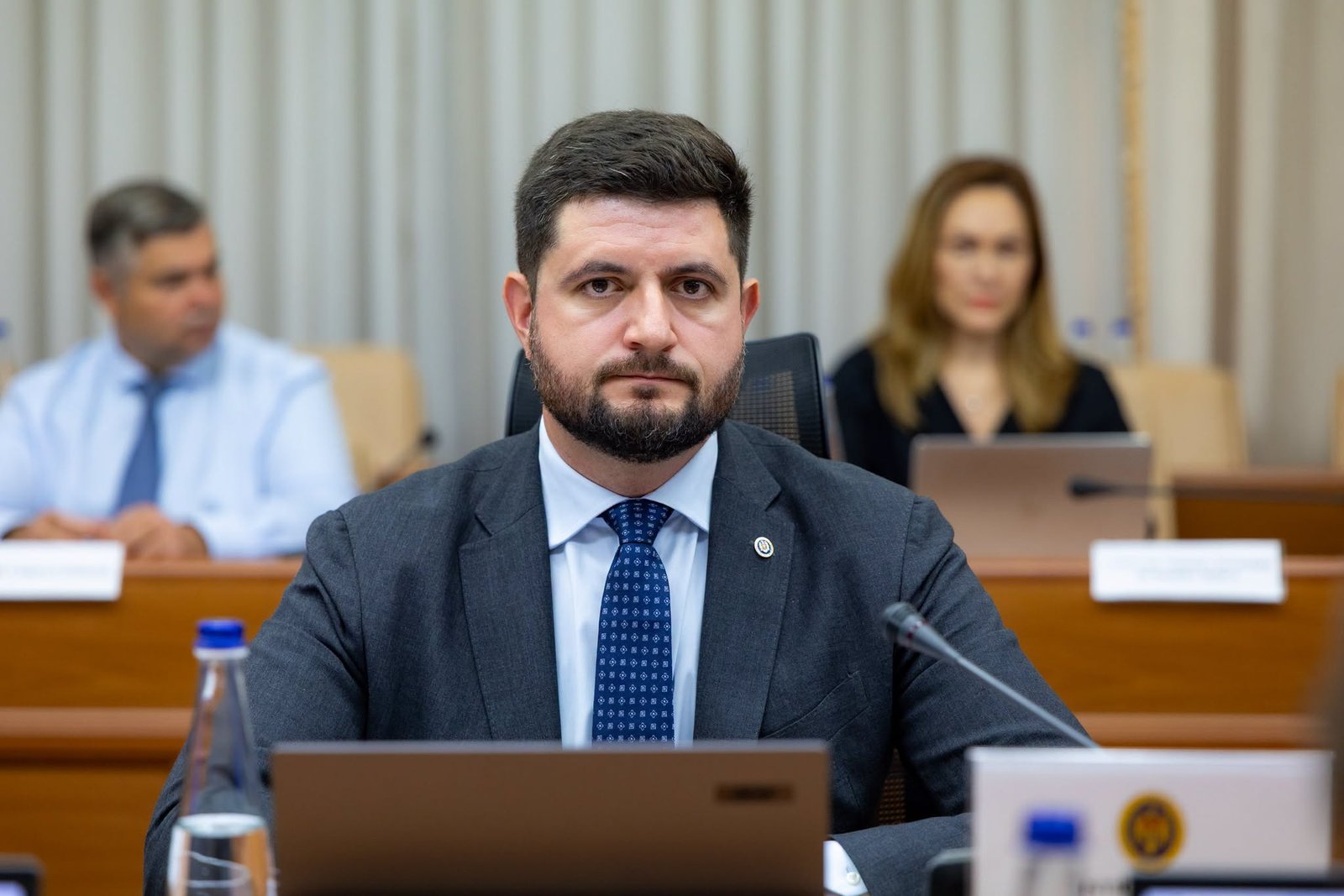 Guvernul stabilește reguli mai clare pentru stocarea produselor petroliere destinate stocurilor de urgență și consolidează mecanismul de securitate a aprovizionării. 

La inițiativa Ministerului Energ…