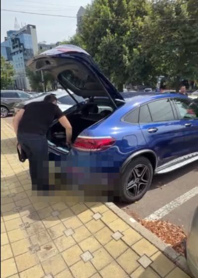 Spălare de bani de 60.000.000 lei din contrabandă cu tutun. Peste 20 de percheziții, cu Porsche Cayenne din 2026 și Mercedes-Benz – ridicate