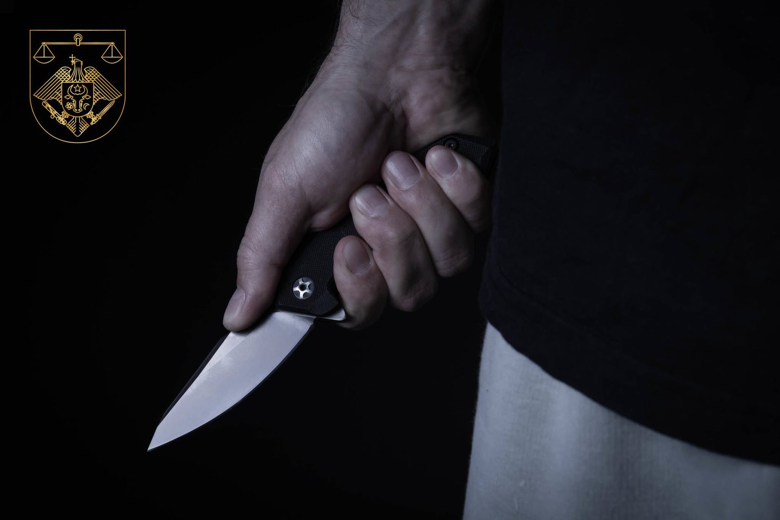 A bătut până la moarte proprietarul unui bar din Fălești. Inculpatul, în vârstă de 19 ani – condamnat la închisoare
Potrivit învinuirii înaintate de procurori, în aprilie 2026, inculpatul, aflându-se…