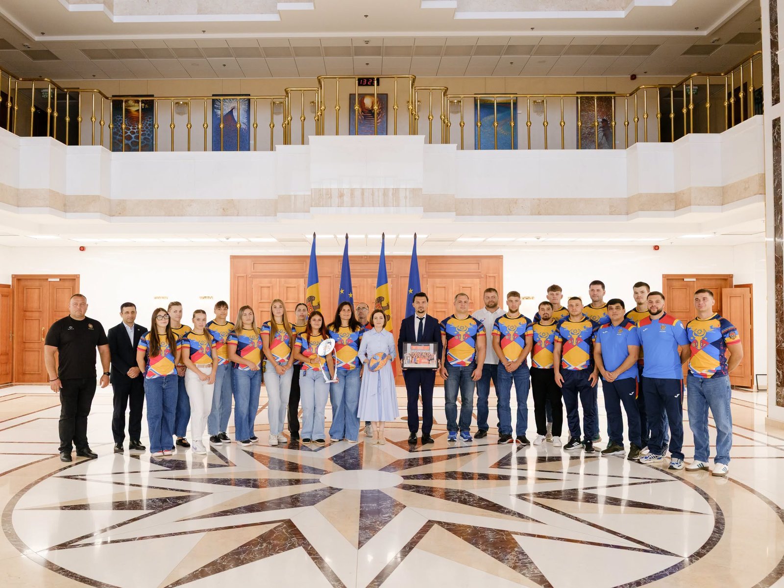 M-am întâlnit astăzi cu echipele naționale de rugby ale Republicii Moldova, care au obținut rezultate remarcabile în acest an. Pentru prima dată, echipa feminină a Moldovei a devenit campioană europea…