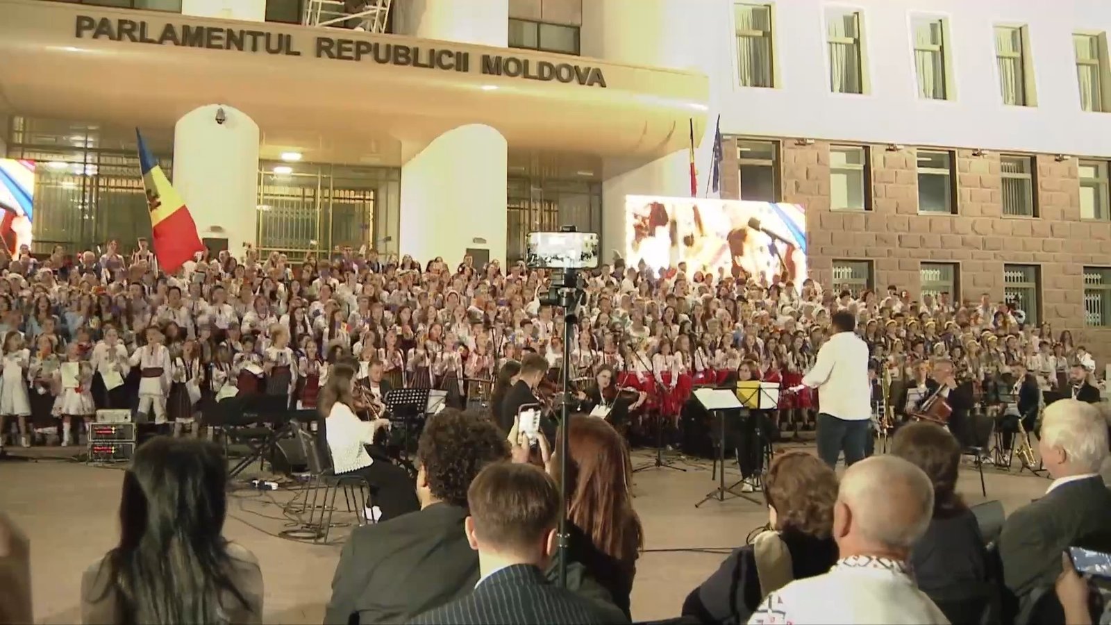 \ud83c\udf1f \ud83c\udfb6 Participan\u021bii edi\u021biei de anul trecut au impresionat prin talent \u0219i m\u0103iestrie interpretativ\u0103. \ud83c\udf99\ufe0f V\u0103 invit\u0103m s\u0103-i cunoa\…