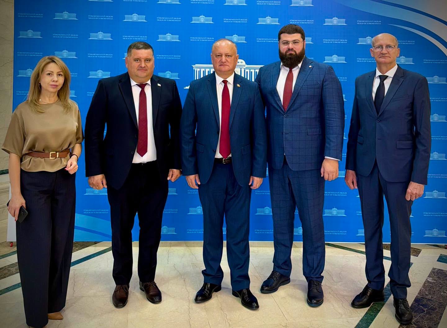 La invitația Mejlisului Turkmenistanului, mă aflu într-o vizită de lucru în capitala Turkmenistanului, Așgabat, unde va avea loc prima, în anii de independență ai celor două țări, ședință a Grupului i…