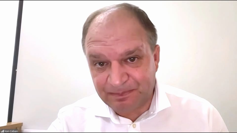 Am depășit pragul de 110.000 de elevi în Chișinău.
Este o cifră care ne bucură, dar care reflectă și realitatea tristă din țară.
Au pus lacăte pe sute de școli și primării, forțând zeci de mii de fami…