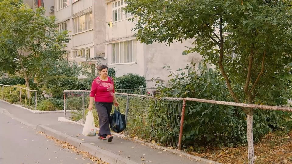 În a treia duminică a lunii septembrie, marcăm Ziua lucrătorului din sfera protecției sociale.

Le mulțumesc oamenilor care au grijă de oameni!

Doamna Natalia face această muncă de aproape 10 ani. 
P…