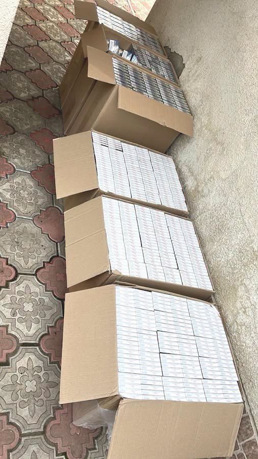 Cetățean din Sudul țării – pe banca acuzaților, după un prejudiciu de 500.000 lei, cauzat de vânzarea țigărilor fără timbre de acciz și cu timbre false. Amănunte – în comenarii