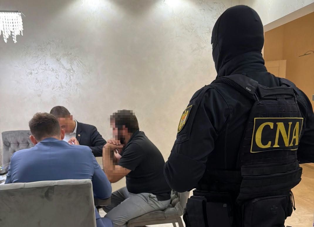 Administratorul unei companii din Chișinău, reținut de CNA și PA într-un dosar de escrocherie și spălare de bani în proporții deosebit de mari. Prejudiciul estimat depășește 2 milioane de lei

Potrivi…