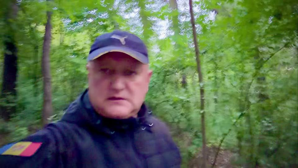 În situația creată în țară, domnul Tofan trebuie să ia urgent trei măsuri:

1. Să reducă și să înghețe toate cheltuielile bugetare neprioritare. Să limiteze la 25–30 de mii de lei pe lună salariile fu…