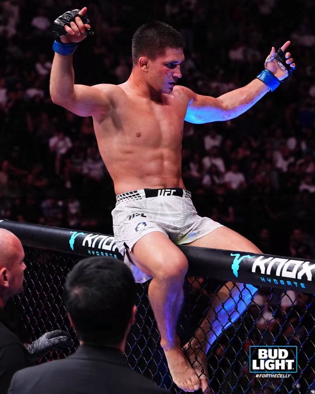 Pavel Andrușca a debutat cu o victorie clară în UFC, cea mai mare și prestigioasă organizație de arte marțiale mixte din lume. În gala de la Paris, luptătorul nostru, originar din Ungheni l-a învins c…
