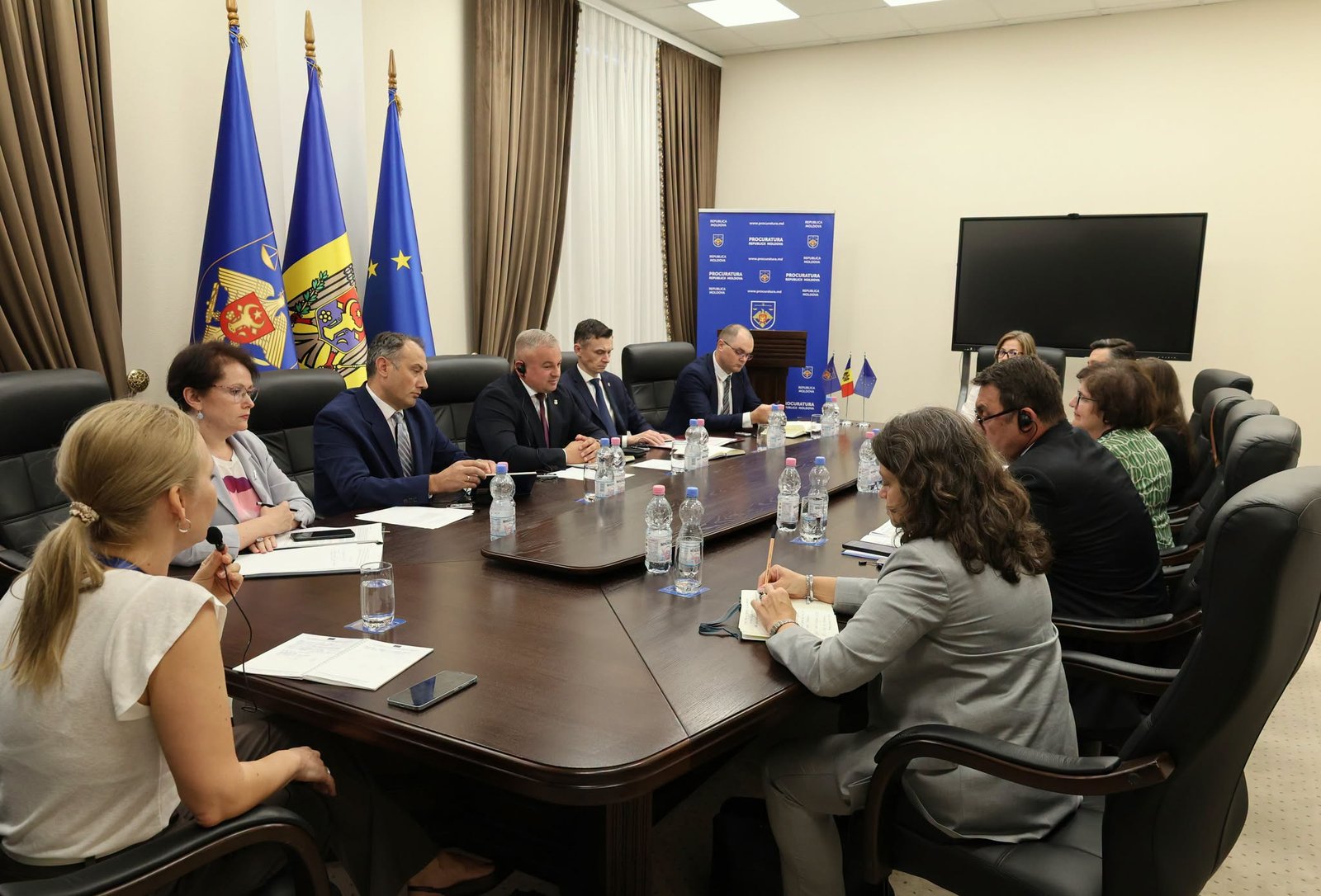 Procuratura Generală consolidează cooperarea cu Uniunea Europeană în combaterea corupției și a criminalității organizate

La 2 septembrie 2026, la Procuratura Generală a avut loc o întrevedere cu un g…