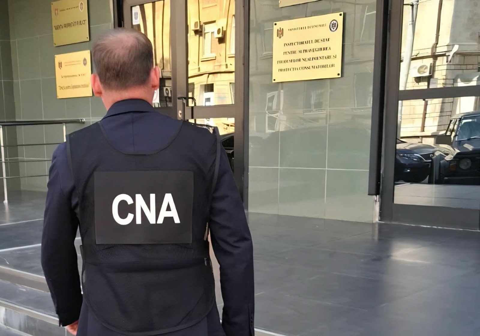 Doi funcționari din cadrul Inspectoratului de Stat pentru Supravegherea Produselor Nealimentare și Protecția Consumatorilor cercetați de CNA și PA într-un dosar de corupere pasivă și activă

Potrivit …