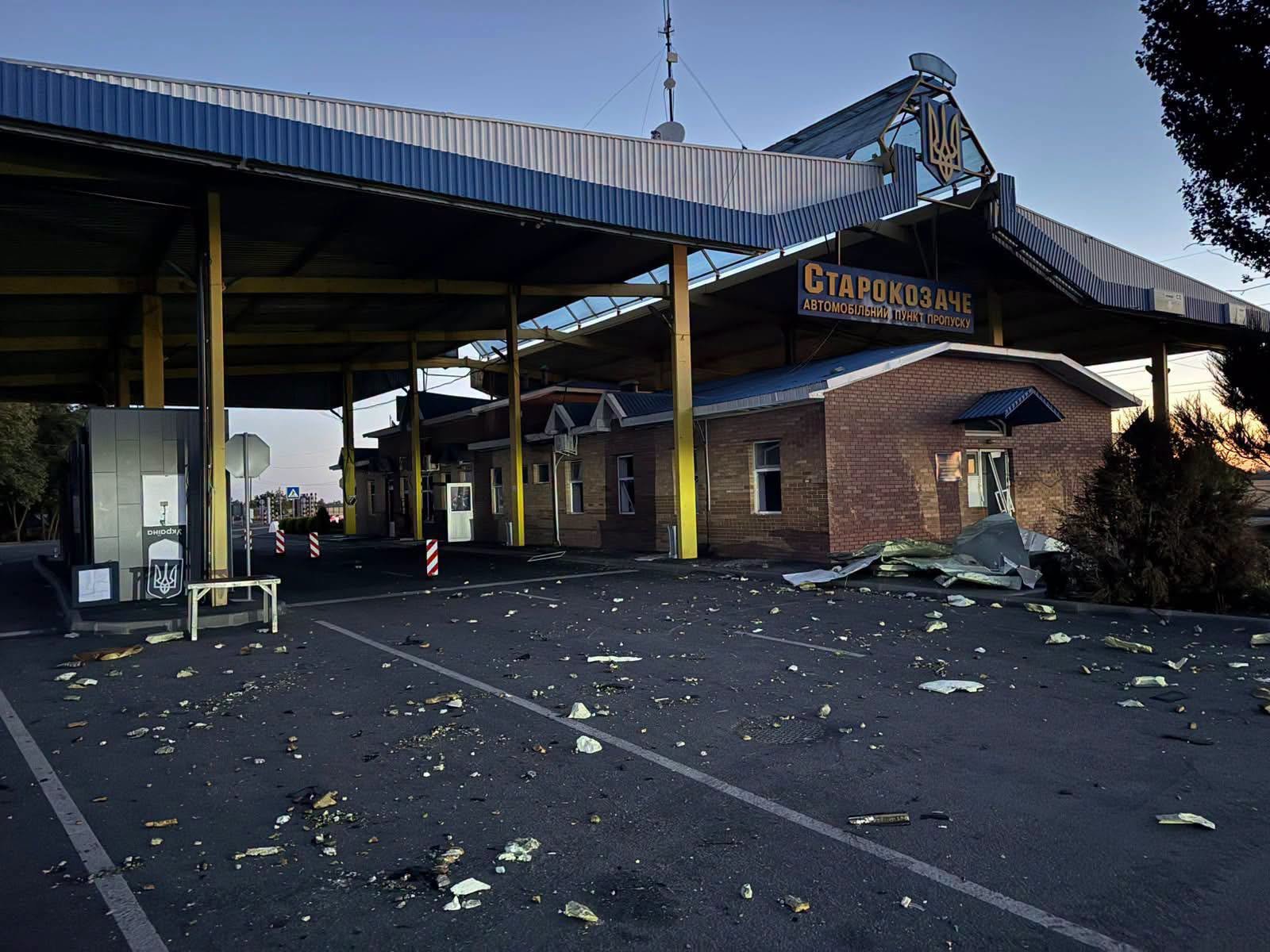 Noaptea trecută, Rusia a adus din nou teroare în Ucraina. Orașe și comunități au fost atacate, războiul brutal ajungând până la hotarul nostru. La punctul de trecere Starokazacie, pe teritoriul Ucrain…
