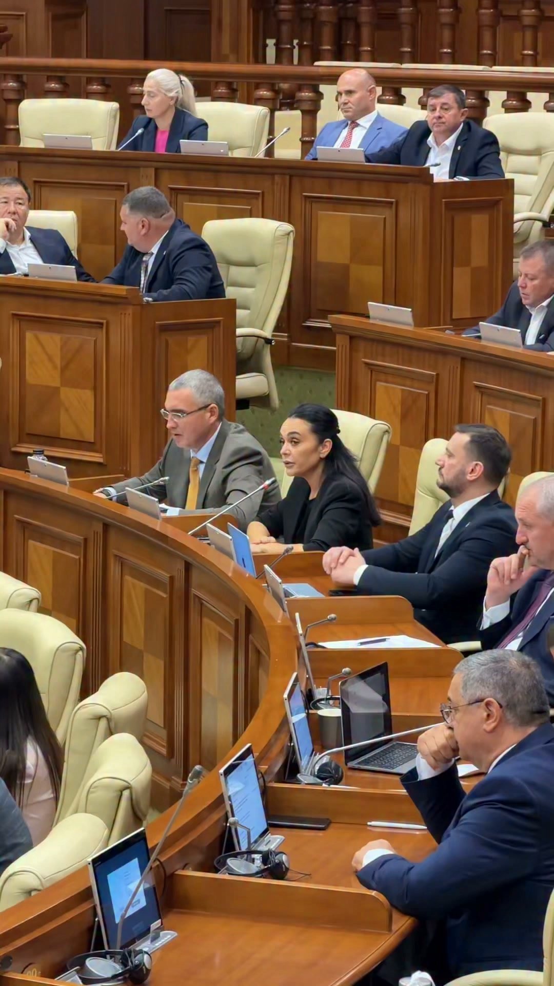 \ud83e\udde8Violen\u021ba \u00eempotriva femeilor las\u0103 victime. Un proiect pentru  memoria lor \u0219i un vot \u00ceMPOTRIV\u0102 a partidului PAS, care ridic\u0103 \u00eentreb\u0103ri.\n #partid…